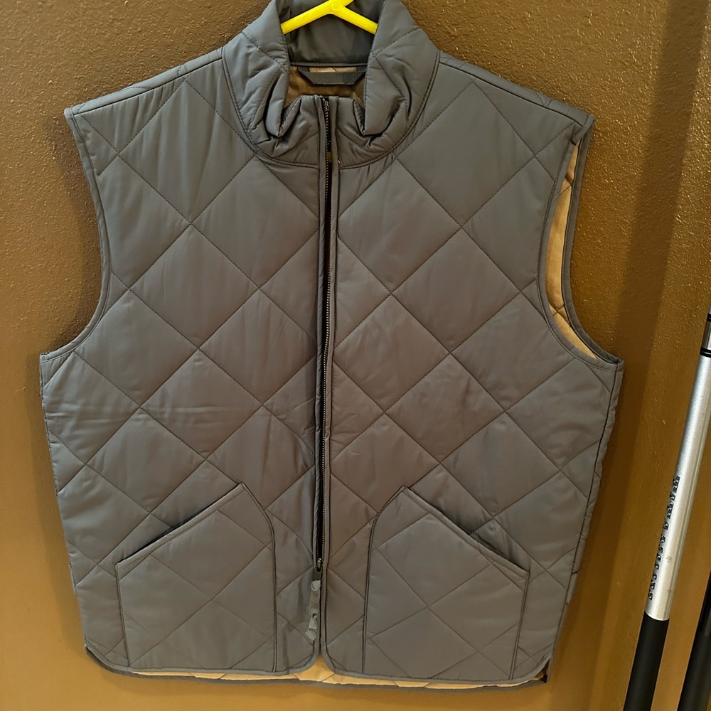 JCrew men’s quilted vest size large - new without tags